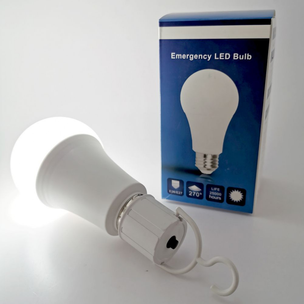 Ampoule led E27 intelligente et rechargeable